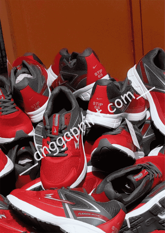 Custom Shoe Printing Service for Personal Gifts, Weddings & Exclusive Merchandise (3)