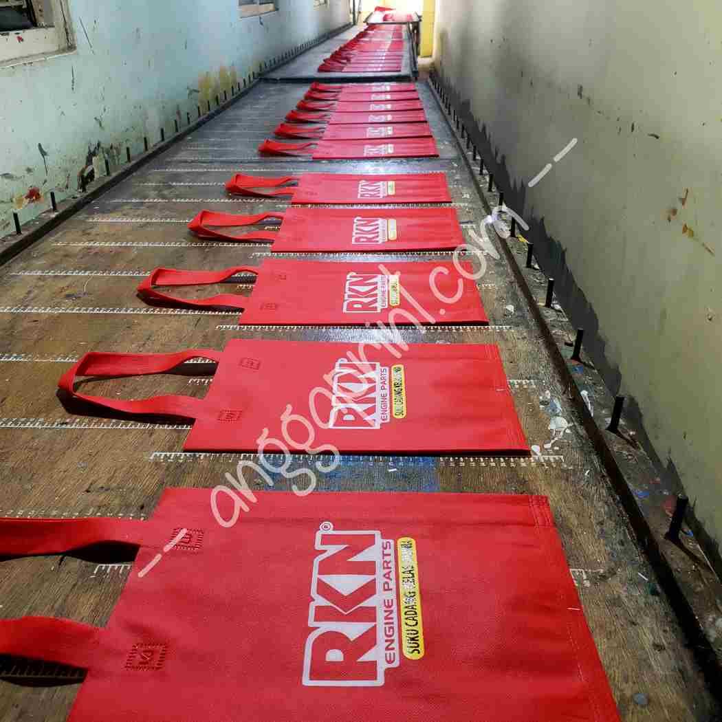 Sablon Goodiebag Custom, Bahan Premium dan Cetak Presisi